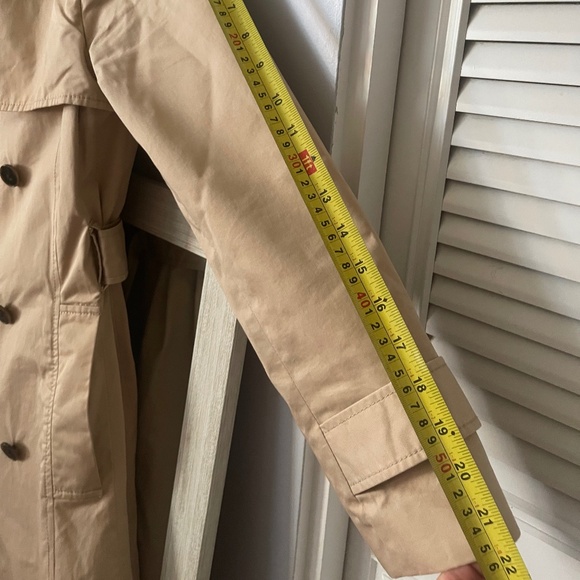 Banana Republic Tan Trench Coat - Picture 8 of 8